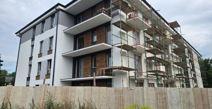 Duo Park - Budynek C pokrył się elewacją.